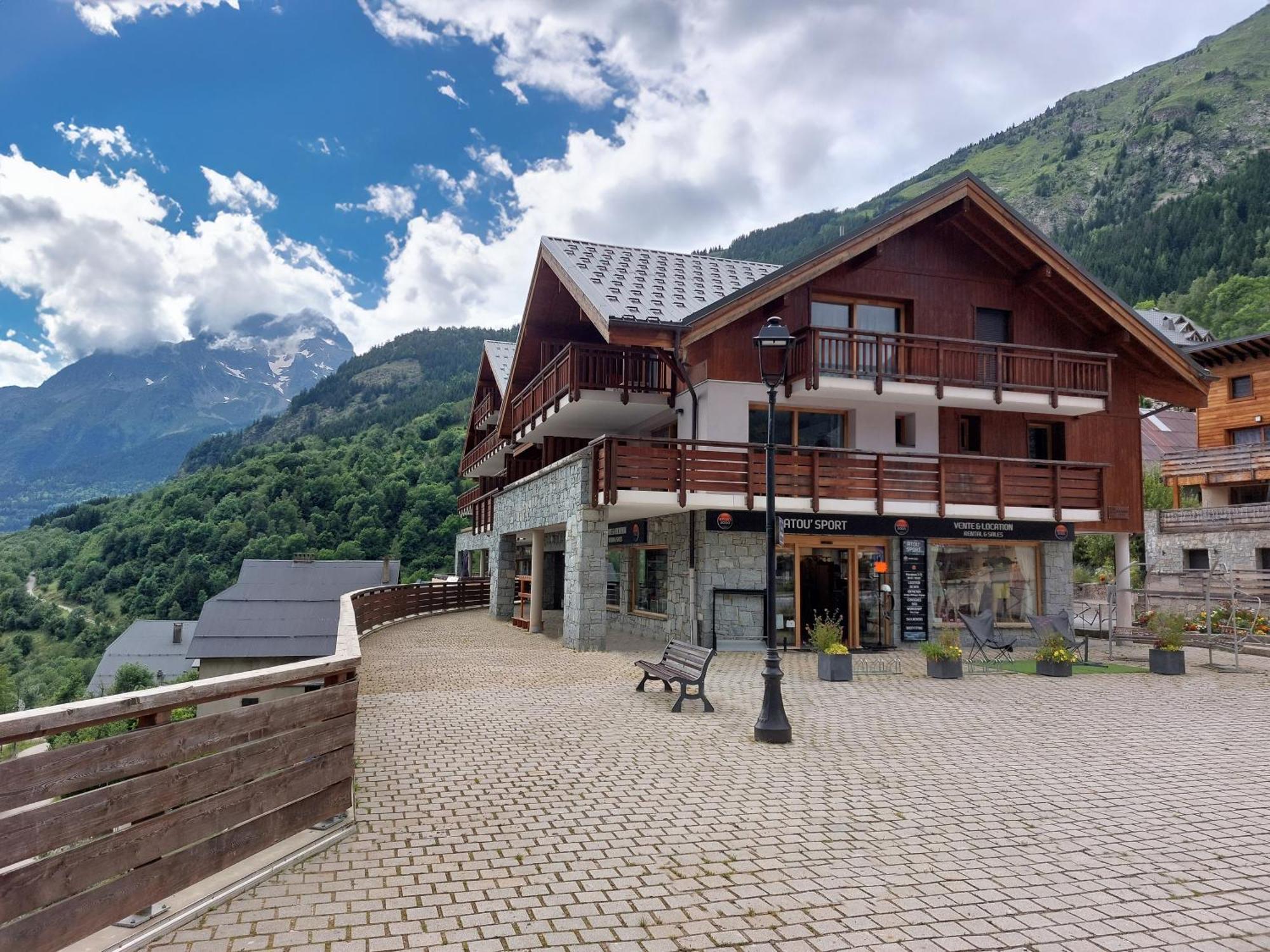 Terresens - Le Saphir Aparthotel Vaujany Exterior foto